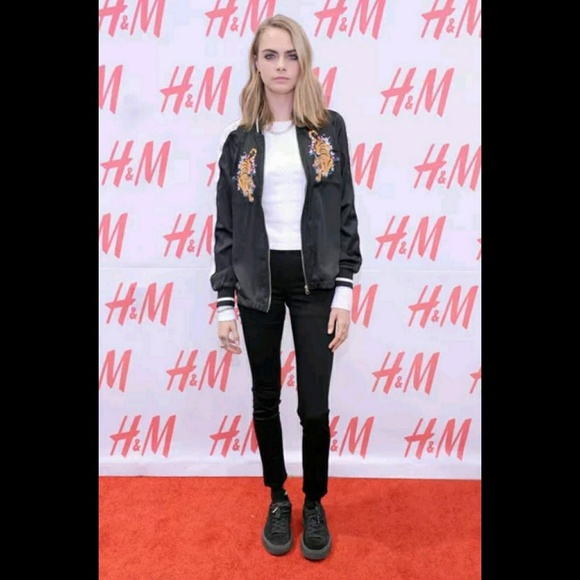 H&M Oriental Black Tiger Satin Bomber Jacket ASO 8 - Picture 5 of 8